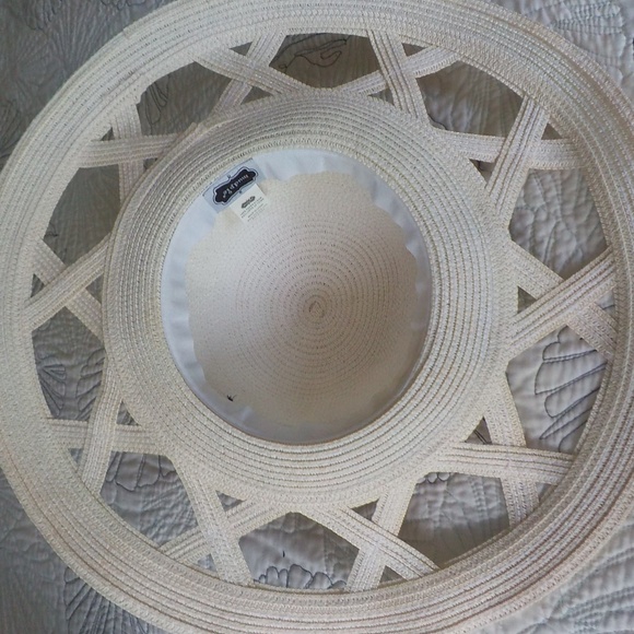 Cream Floppy Sun Hat - Picture 6 of 9